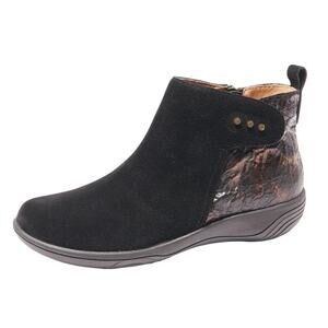 Halsa Footwear Womens Althea Bootie EU 39 US 9M Black Suede Ankle Boot NIB